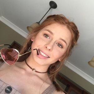 Meet your Posher, Adi